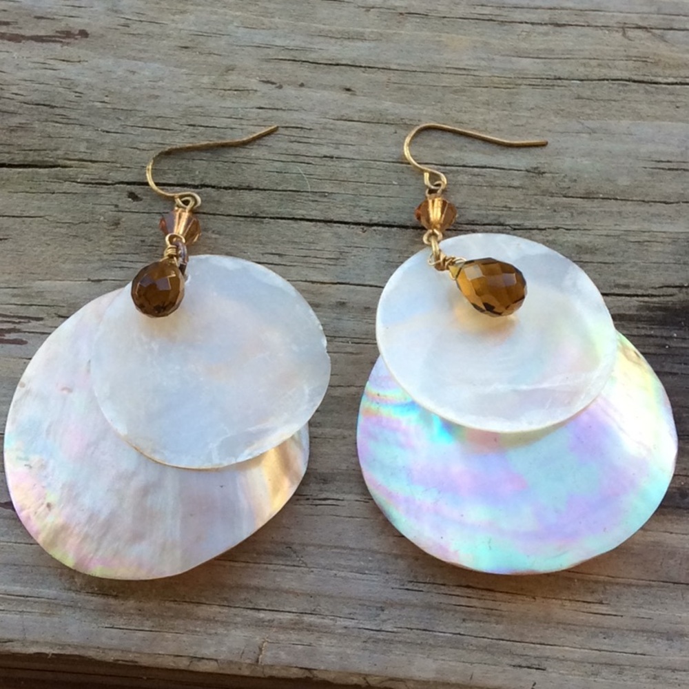The Limited Vintage Shelled Dangling Earrings